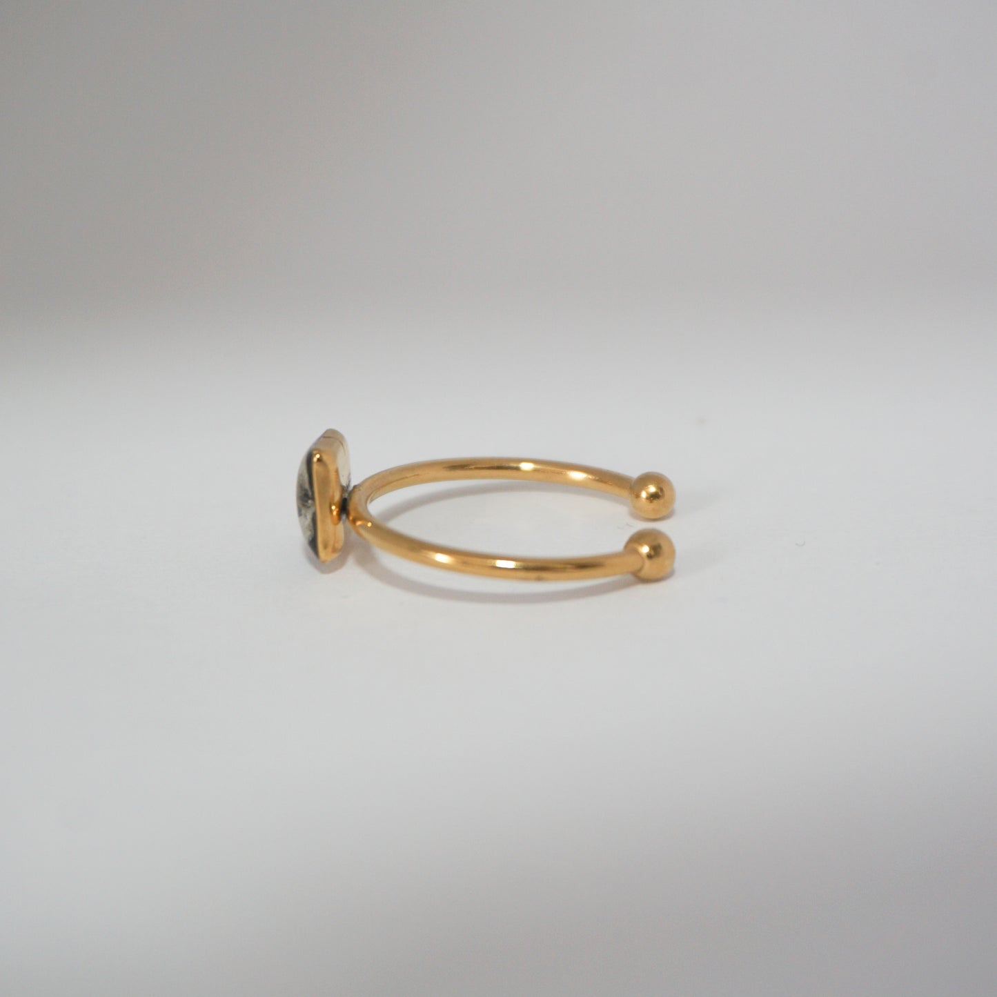 Anillo ajustable encaje fondo negro
