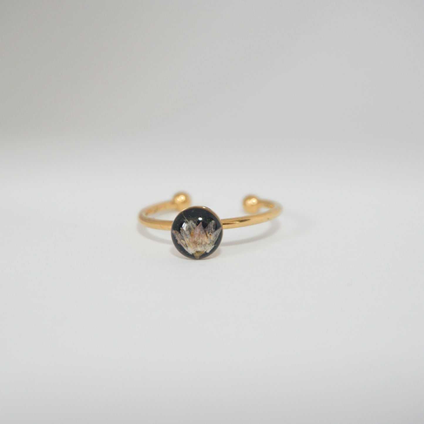 Anillo ajustable allium fondo negro