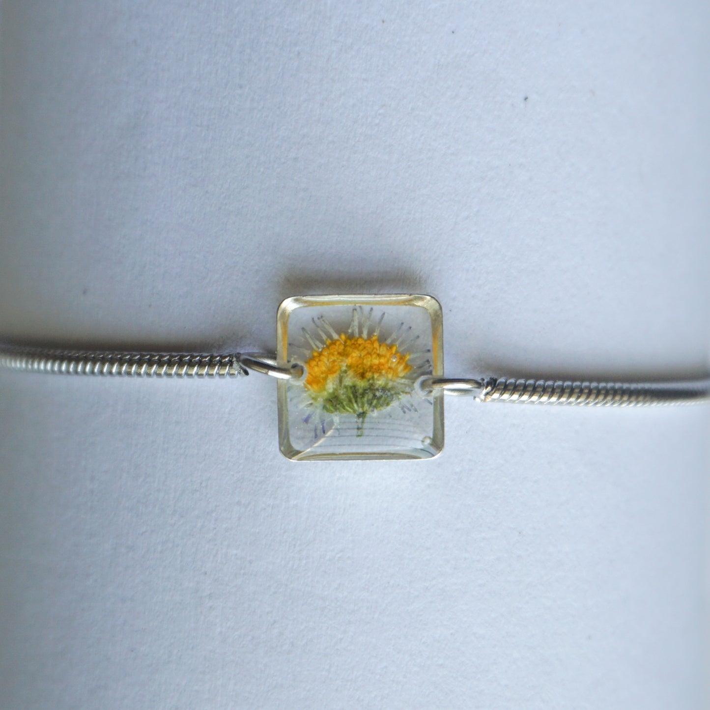 Pulsera margarita común