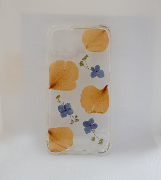 iPhone 11 Pro Max Hortensias y pétalos de rosa amarillos