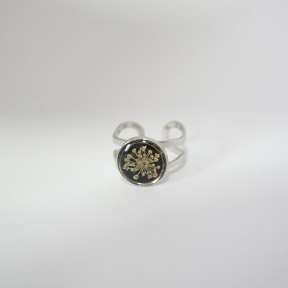 Anillo ajustable encaje fondo negro