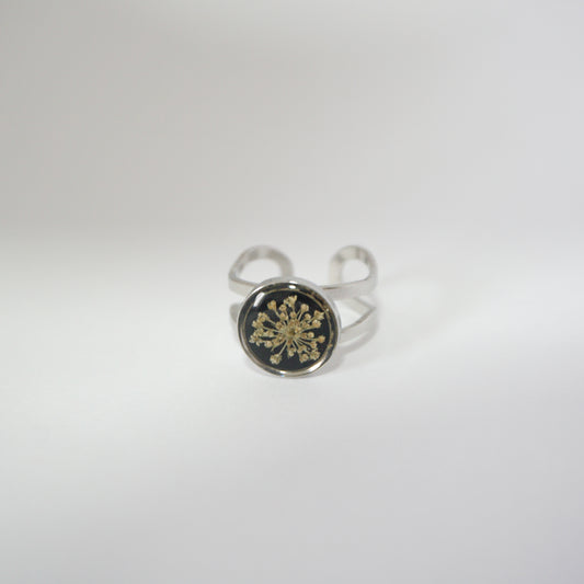 Anillo ajustable encaje fondo negro