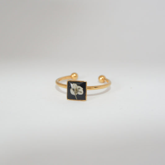 Anillo ajustable panalillo blanco fondo negro