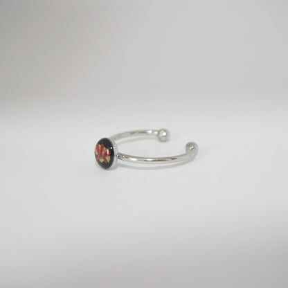 Anillo ajustable bugambilia fondo negro