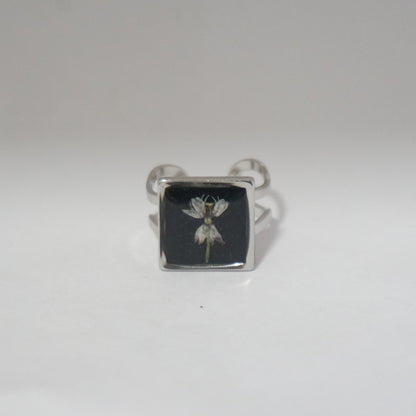 Anillo ajustable asclepia fondo negro