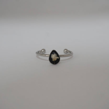 Anillo ajustable panalillo blanco fondo negro