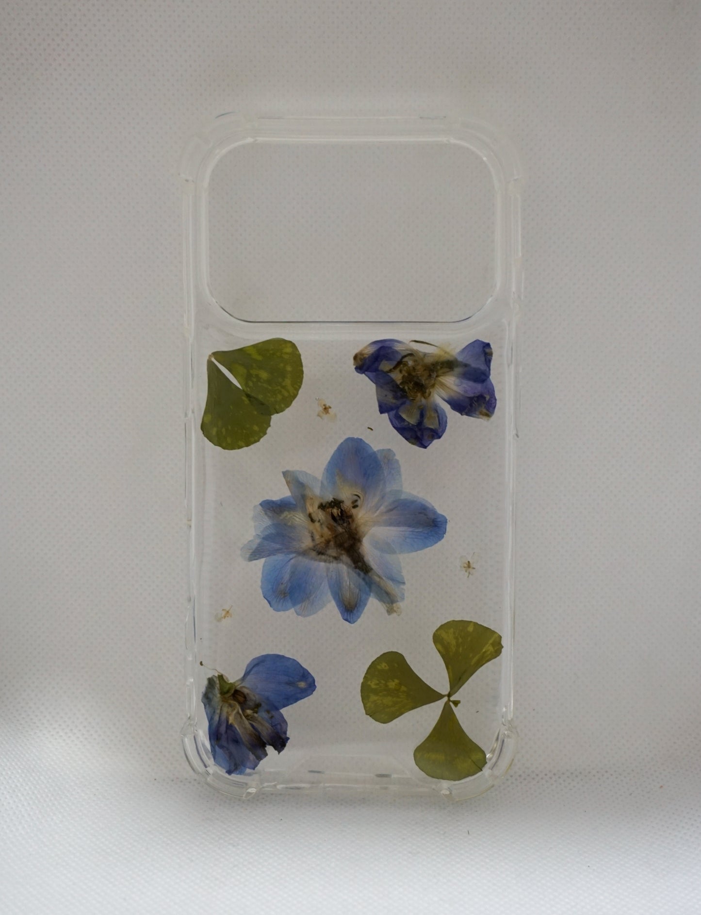 iPhone 17 Pro Delphinium