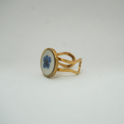Anillo ajustable Nomeolvides fondo blanco