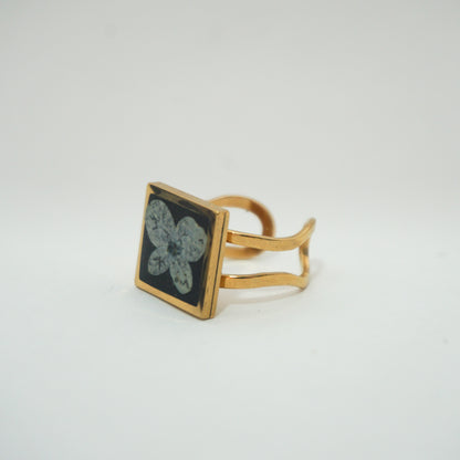 Anillo ajustable hortensia fondo negro