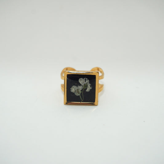 Anillo ajustable panalillo blanco fondo negro