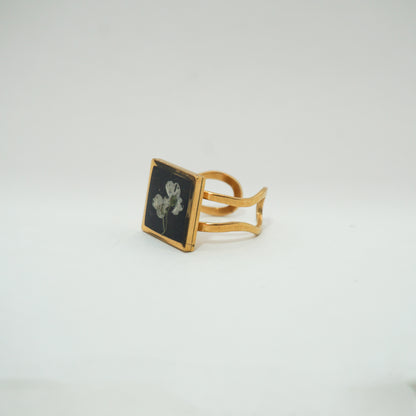 Anillo ajustable panalillo blanco fondo negro