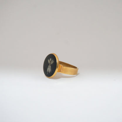 Anillo ajustable algodoncillo fondo negro