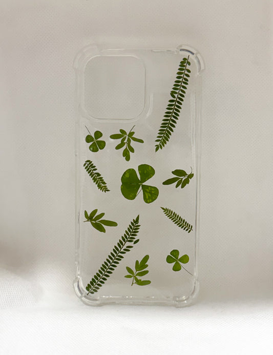 iPhone 15 Pro Max Jacaranda, ruda y trébol