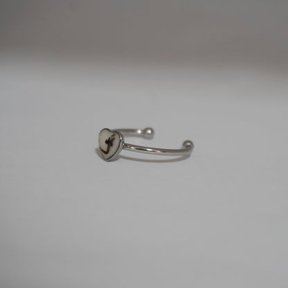 Anillo ajustable verbena fondo blanco